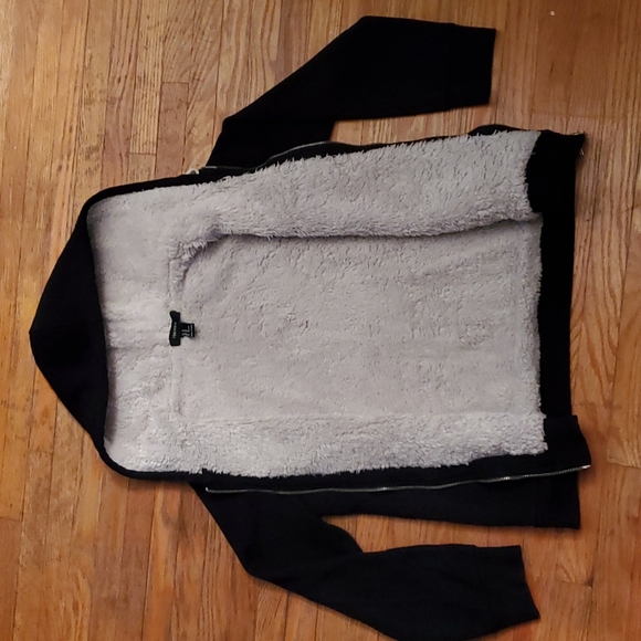 FURY ZIP UP SWEATER FOREVER 21 - Picture 2 of 3